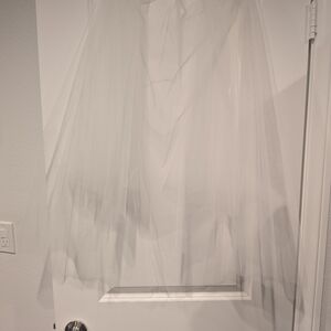 Elegant White Tulle Skirt